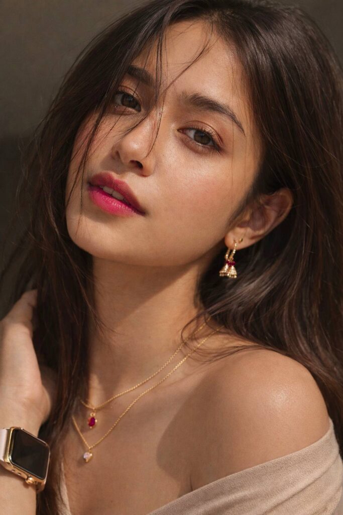 Photo, pic, wallpaper and image of a indian girl, stylish girl, and beautiful girl.